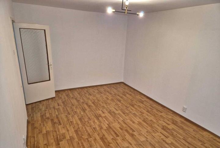 Brancoveanu, Izvorul Crisului, garsoniera, confort 1, parter.